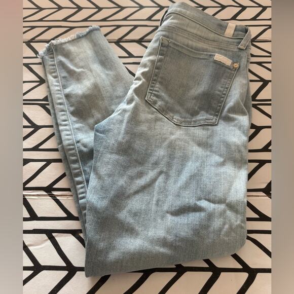 7FAM Skinny Ankle Light Wash Raw Wave Hem in size 30 - Picture 2 of 10